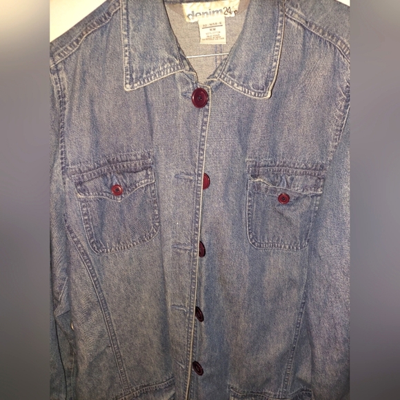 Denim 24/7 EUC Jean Jacket. 3 Utility pockets. Super soft! - Picture 3 of 8